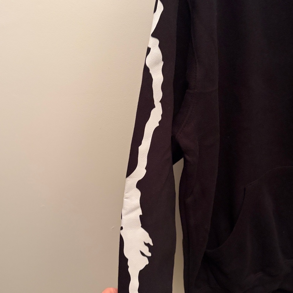NWT Black Hoodie Sweatshirt with Lake George graphics - Picture 2 of 8
